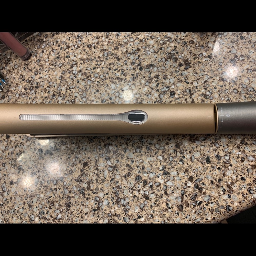 BN! Nition flat iron!! Ceramic 1” plates! W bag